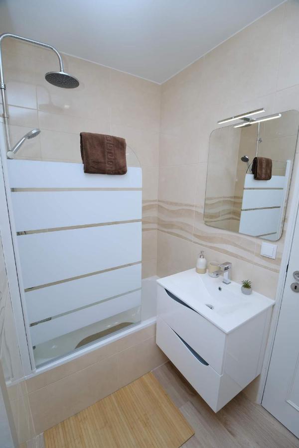 브라가 Diamante House Com Garagem Privada 아파트 외부 사진